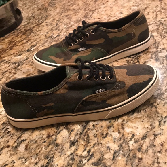 woodland sneakers for womens